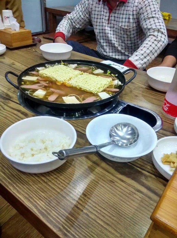 高端拉床,專用機床,內(nèi)拉床,外拉床,數(shù)控機床,自動化生產(chǎn)線,工業(yè)機器人