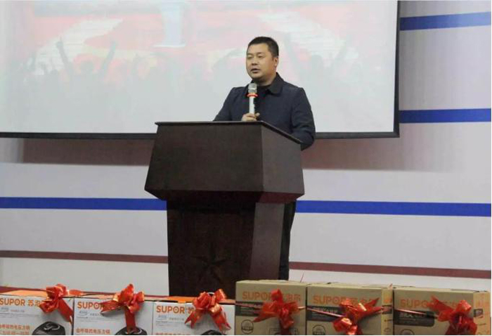 高端拉床,專用機床,內(nèi)拉床,外拉床,數(shù)控機床,自動化生產(chǎn)線,工業(yè)機器人