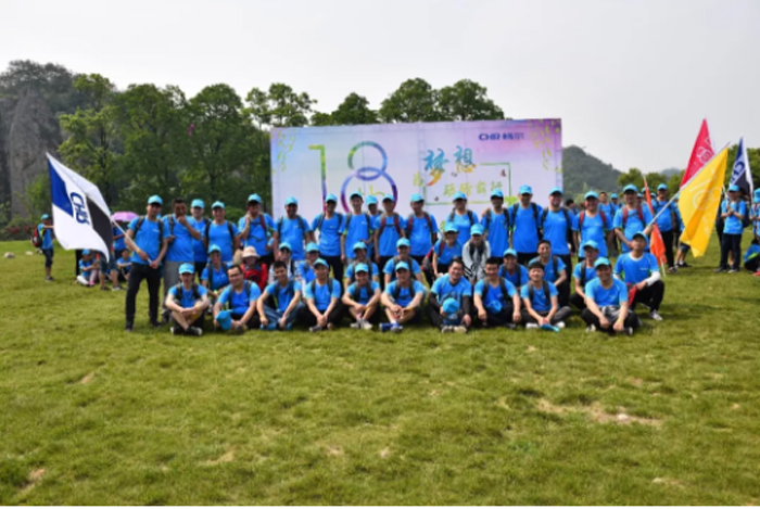 高端拉床,專用機(jī)床,內(nèi)拉床,外拉床,數(shù)控機(jī)床,自動(dòng)化生產(chǎn)線,工業(yè)機(jī)器人