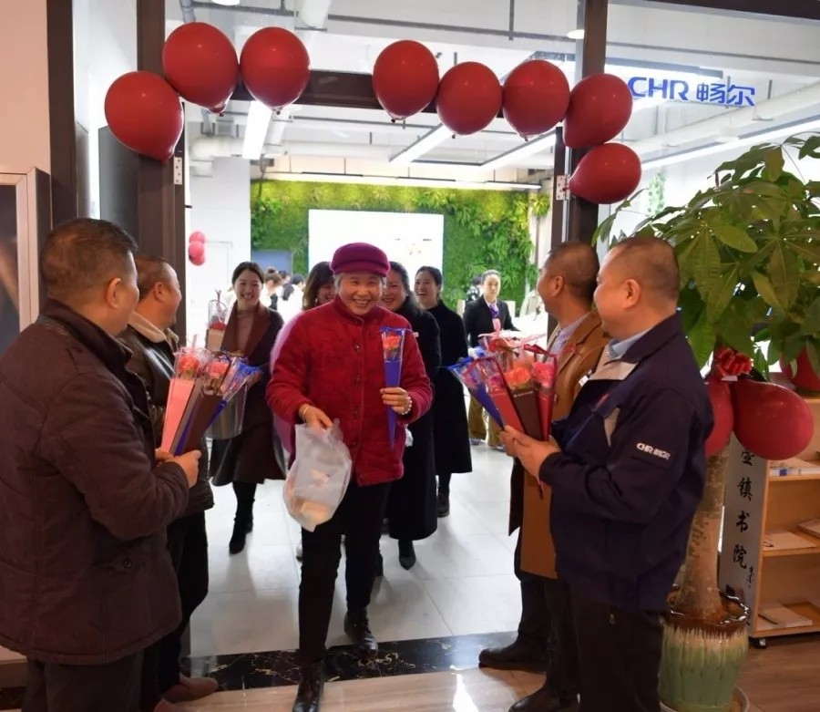 高端拉床,專(zhuān)用機(jī)床,內(nèi)拉床,外拉床,數(shù)控機(jī)床,自動(dòng)化生產(chǎn)線,工業(yè)機(jī)器人,拉床,拉刀,自動(dòng)化