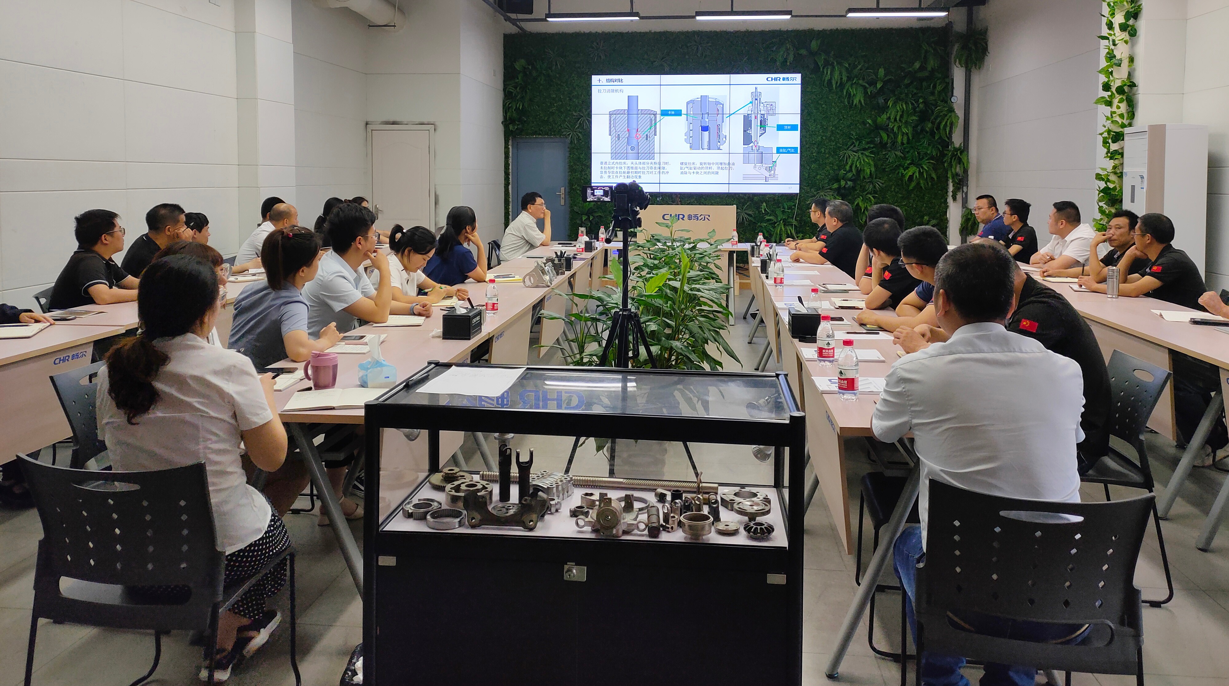 拉床,拉刀,自動化,高端拉床,專用機床,內(nèi)拉床,外拉床,數(shù)控機床,自動化生產(chǎn)線,工業(yè)機器人