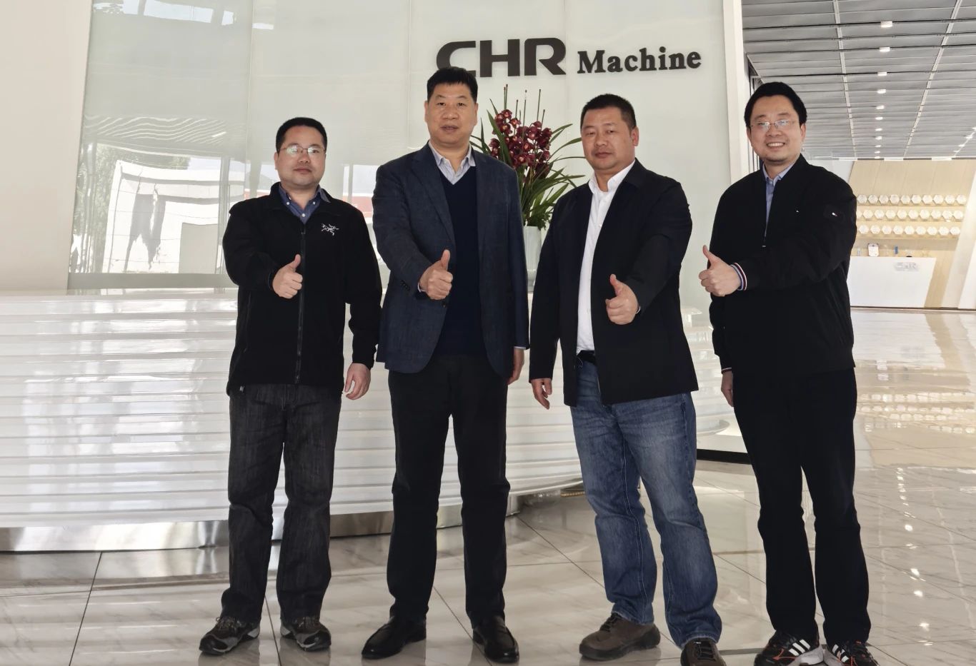 拉床,拉刀,自動化,高端拉床,專用機(jī)床,內(nèi)拉床,外拉床,數(shù)控機(jī)床,自動化生產(chǎn)線,工業(yè)機(jī)器人