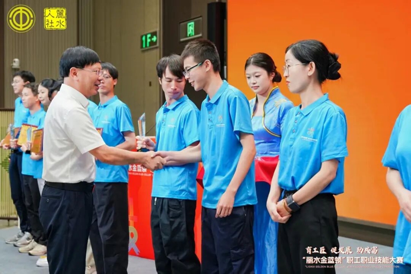 拉床,拉刀,自動化,高端拉床,專用機(jī)床,內(nèi)拉床,外拉床,數(shù)控機(jī)床,自動化生產(chǎn)線,工業(yè)機(jī)器人